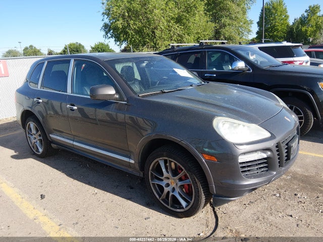 Salvage Porsche Cayenne Image