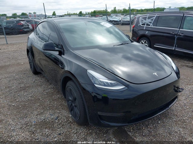 Salvage Tesla Model Y Image