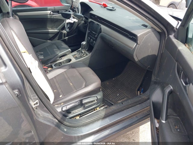 Volkswagen Passat 2.0t Se