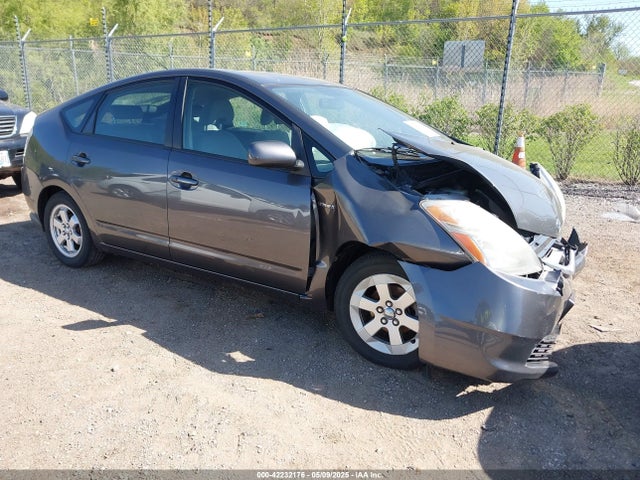 Salvage Toyota Prius Image