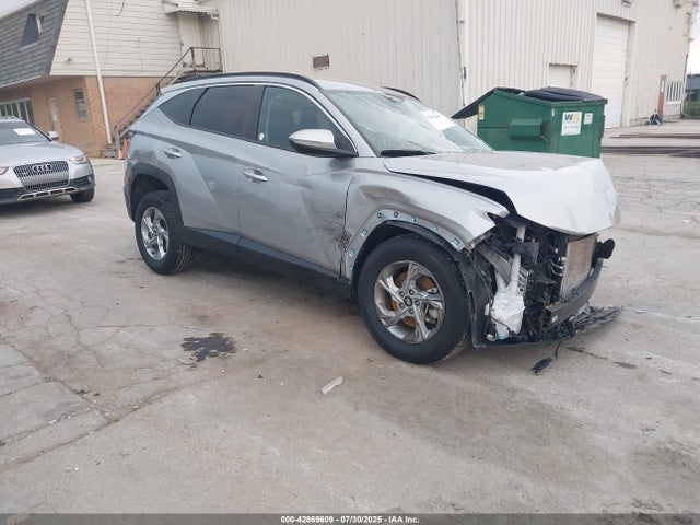 Salvage Hyundai TUCSON Image