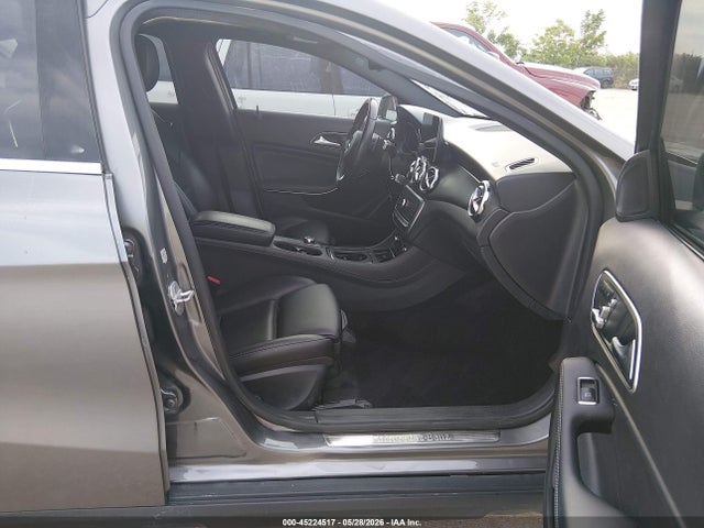 Mercedes-Benz GLA 4matic