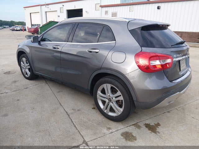 Mercedes-Benz GLA 4matic