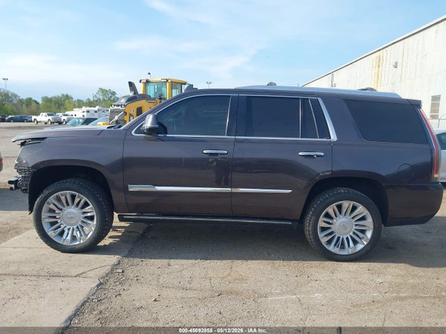 Cadillac Escalade Premium Collection