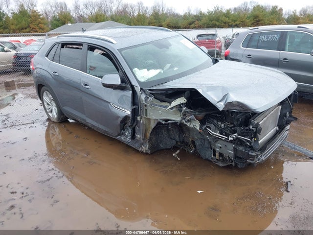 Salvage Volkswagen Atlas Image