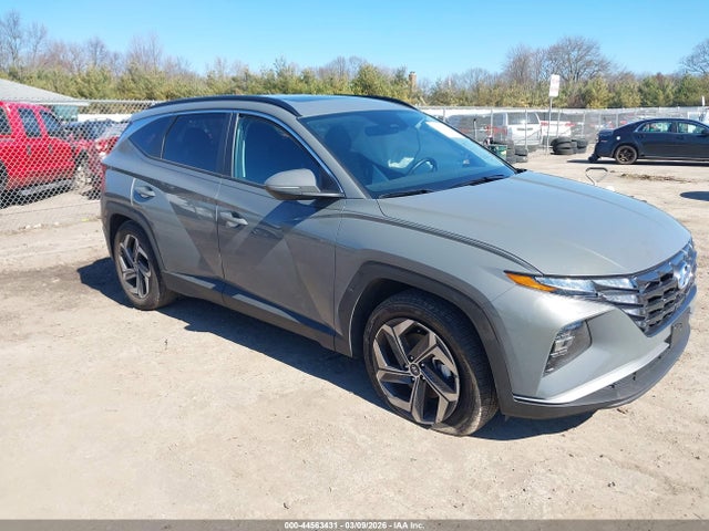 Salvage Hyundai TUCSON Image