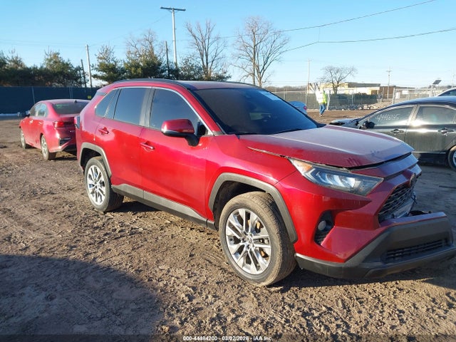 Salvage Toyota RAV4 Image