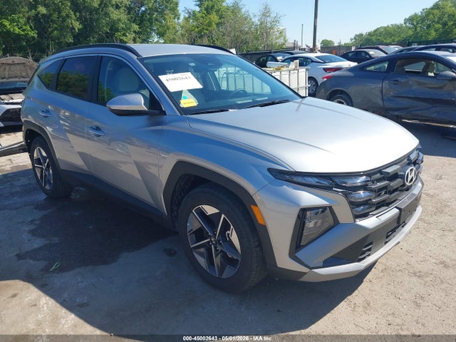 Salvage Hyundai TUCSON Image
