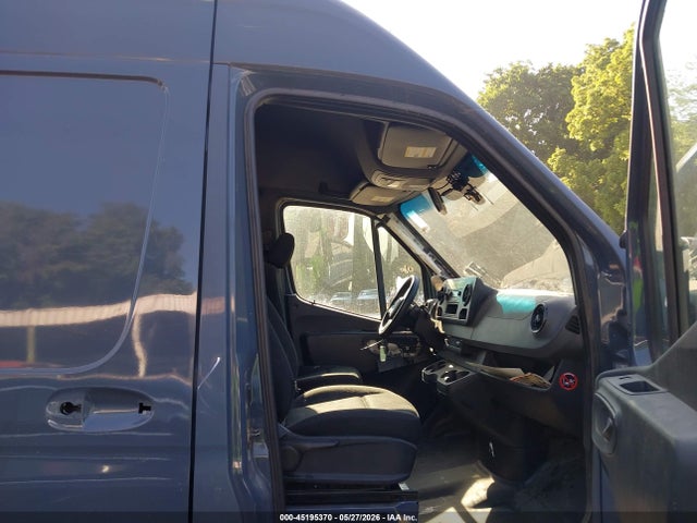 Mercedes-Benz Sprinter 2500 Standard Roof V6