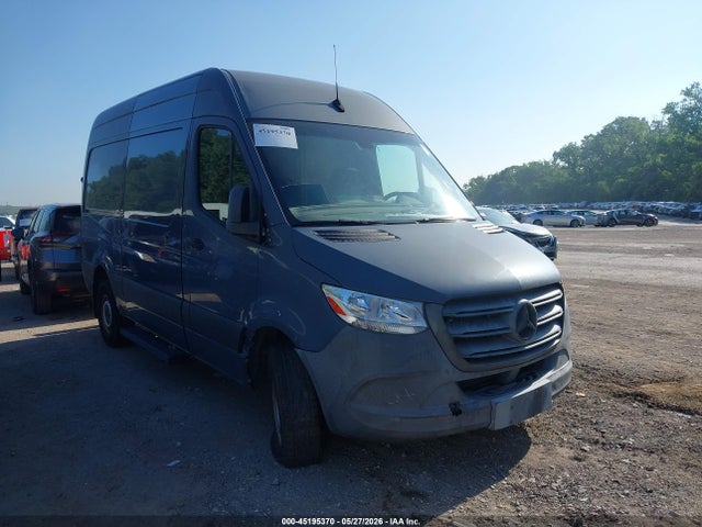 Salvage Mercedes-Benz Sprinter 2500 Image