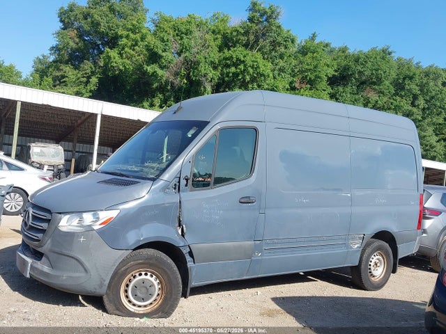 Mercedes-Benz Sprinter 2500 Standard Roof V6