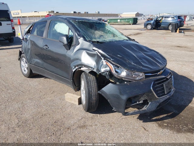 Salvage Chevrolet Trax Image