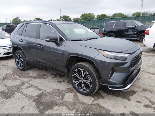 Salvage Toyota RAV4 Image