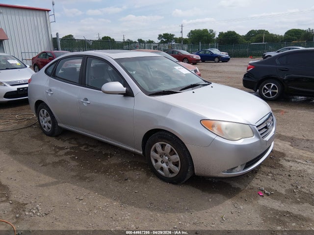 Salvage Hyundai ELANTRA Image