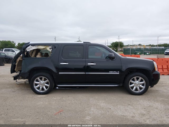 GMC Yukon Denali