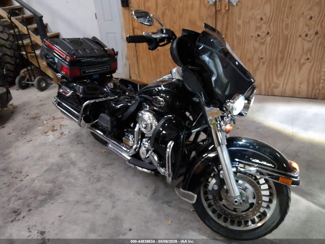 Salvage Harley-Davidson Flhtcu Image