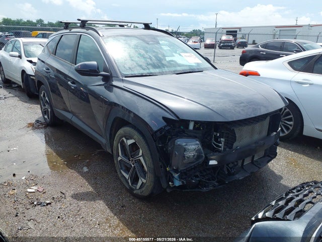 Salvage Hyundai TUCSON Image
