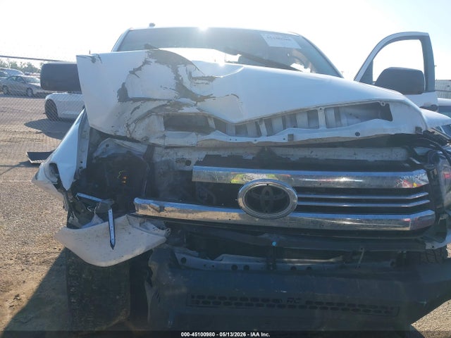 Toyota Tundra Sr5 5.7l V8