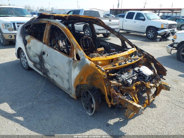 Salvage Toyota Prius Image