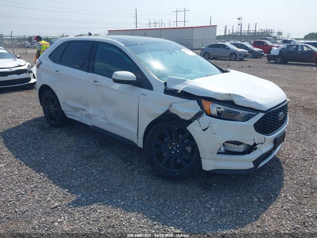 Salvage Ford Edge Image