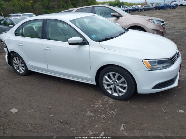 Salvage Volkswagen Jetta Image