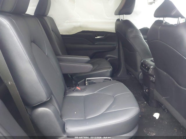 Toyota Grand Highlander Xle