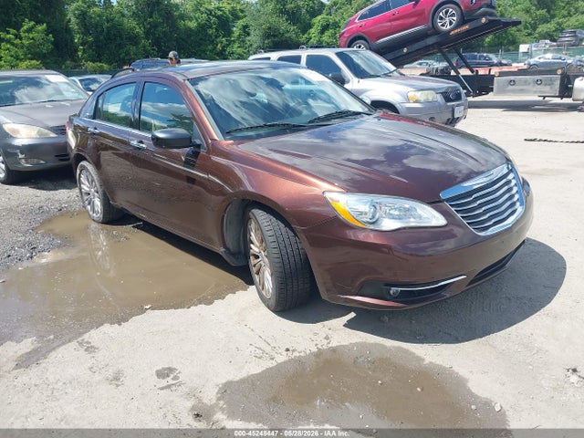 Salvage Chrysler 200 Image