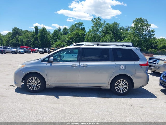 Toyota Sienna Xle V6 8 Passenger