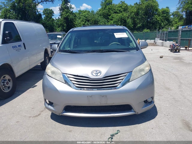 Toyota Sienna Xle V6 8 Passenger