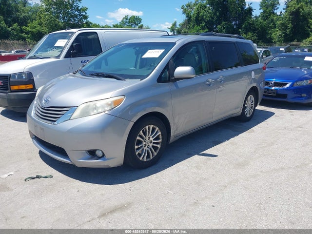 Toyota Sienna Xle V6 8 Passenger