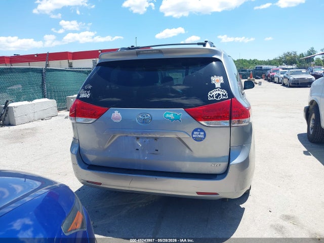 Toyota Sienna Xle V6 8 Passenger