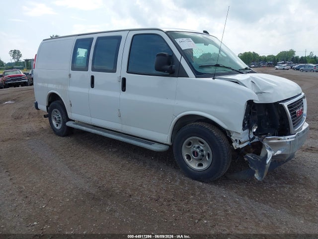 Salvage GMC Savana Image