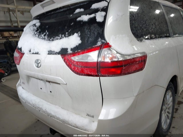 Toyota Sienna Xle 8 Passenger