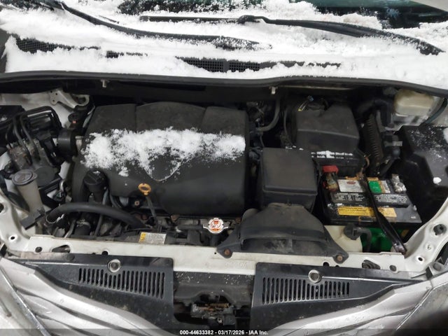 Toyota Sienna Xle 8 Passenger
