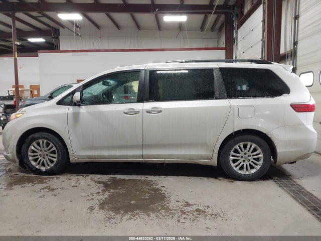 Toyota Sienna Xle 8 Passenger