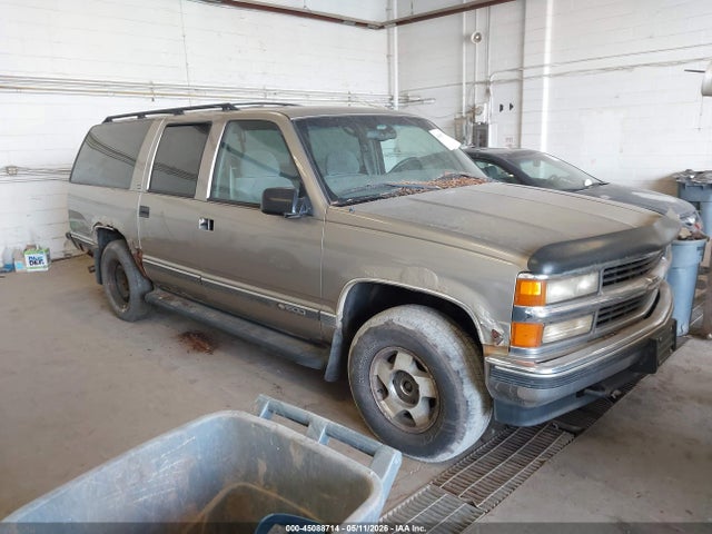 Salvage Chevrolet Suburban 1500 Image