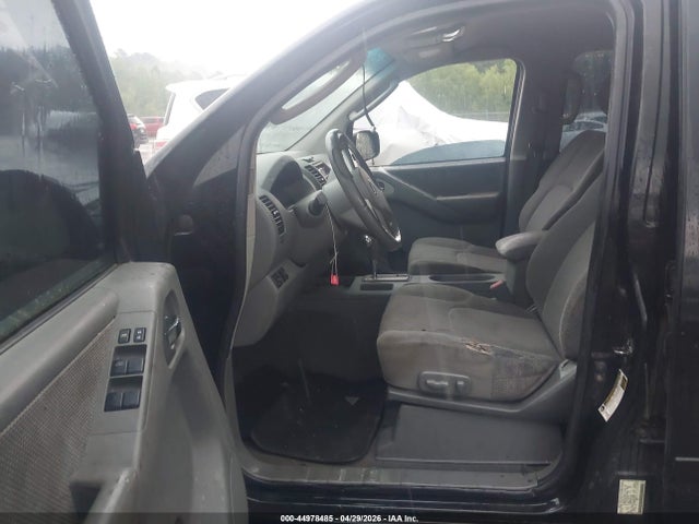 Nissan Frontier Le
