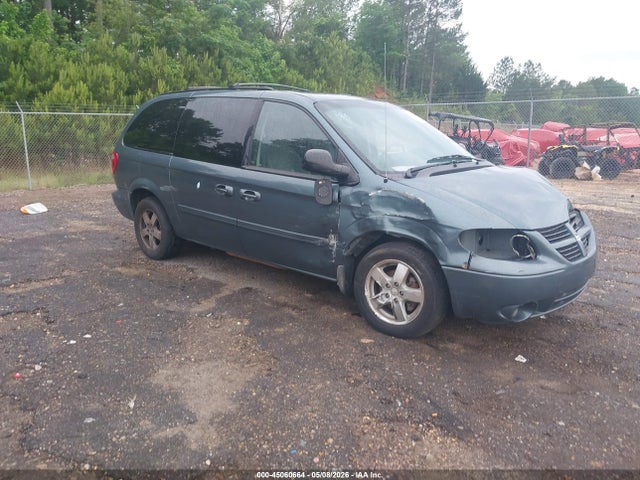 Salvage Dodge Grand Caravan Image