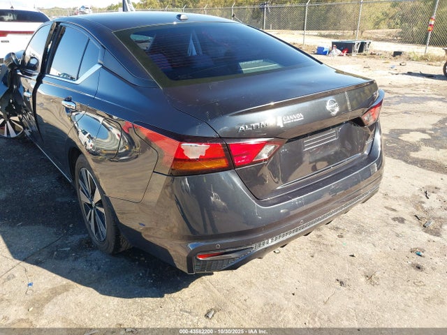Nissan Altima Sv Intelligent Awd