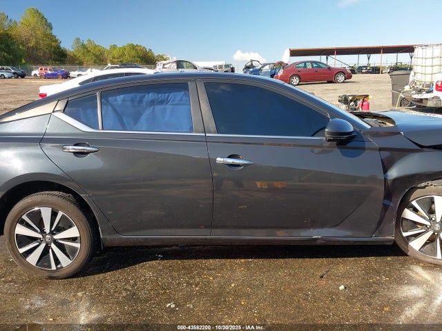 Nissan Altima Sv Intelligent Awd