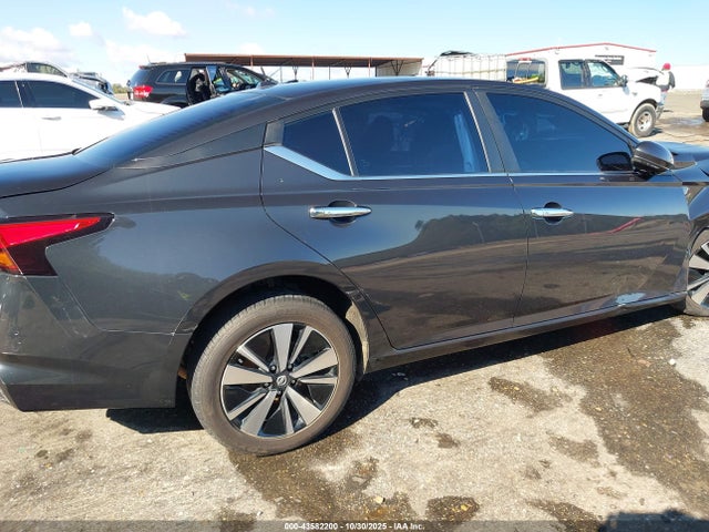 Nissan Altima Sv Intelligent Awd