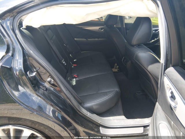 INFINITI Q50 Luxe
