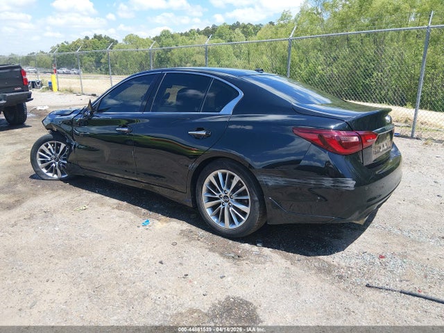 INFINITI Q50 Luxe
