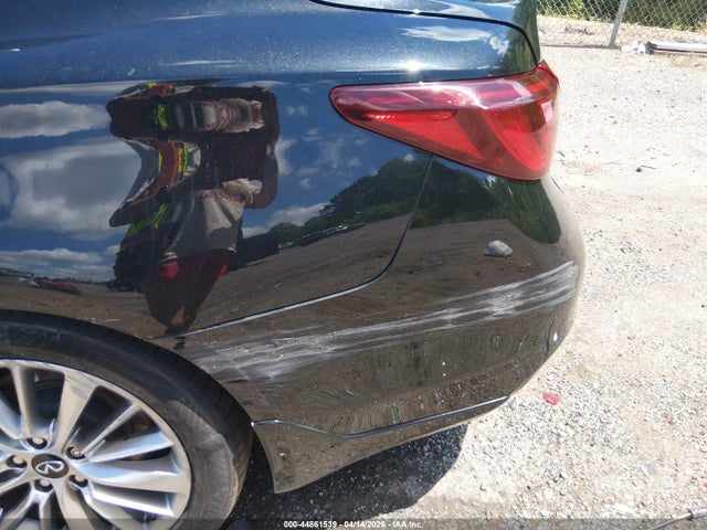 INFINITI Q50 Luxe