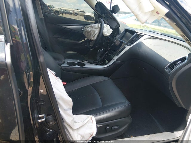INFINITI Q50 Luxe