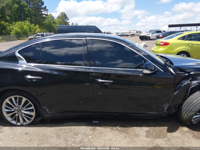 INFINITI Q50 Luxe