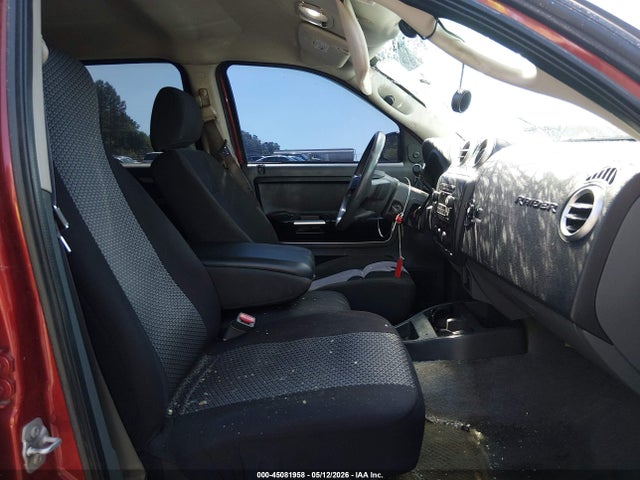 Mitsubishi Raider Ls