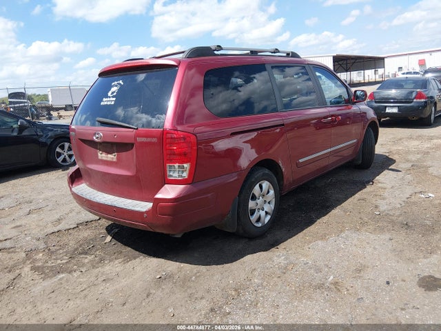 Hyundai Entourage