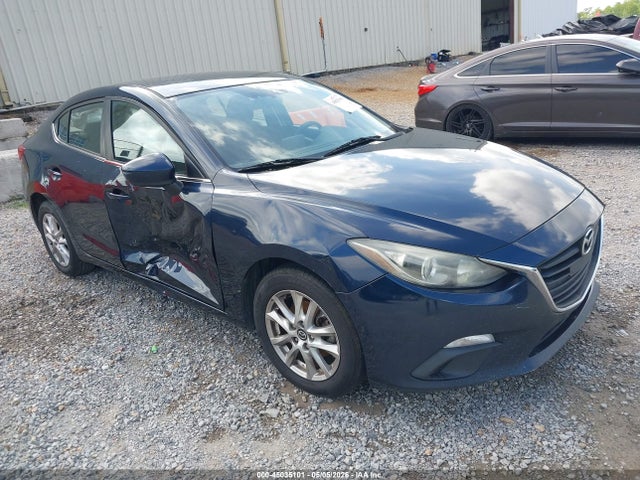 Salvage Mazda Mazda3 Image
