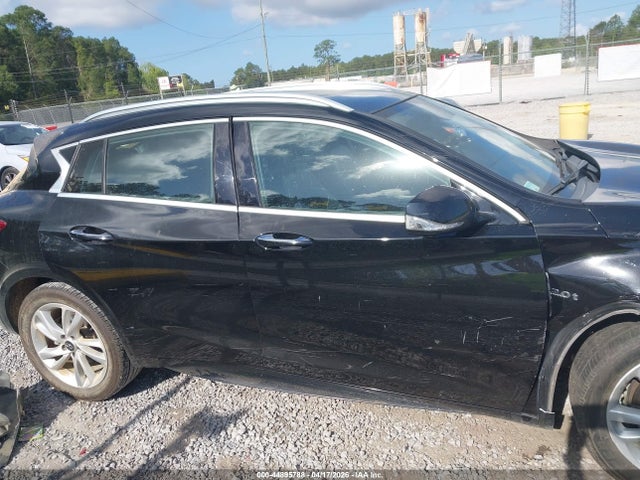 INFINITI Qx Essential